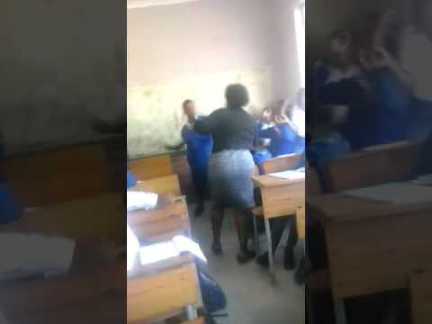 لايف ستايلشاهد: طلبة يضربون مدرستهم حتى الموت49201/0