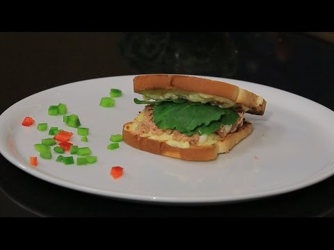لايف ستايلطريقة اعداد سندوتش تونة بالموتزاريلا والجرجير50686/0