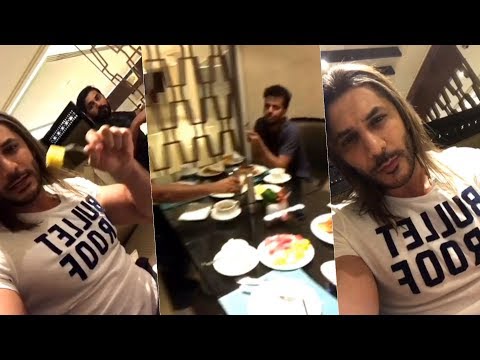 لايف ستايلشاهد: أحمد البايض في فطور صباحي مع أصحابه56151/0