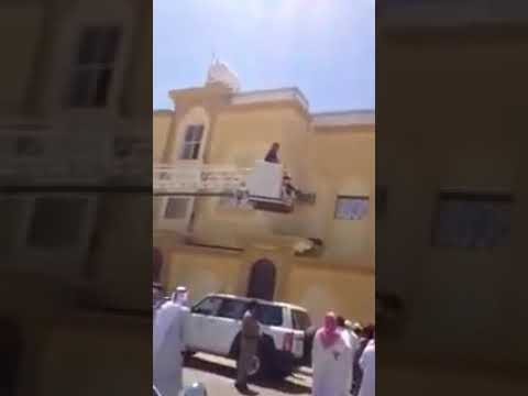 لايف ستايلشاهد: لحظة إنقاذ فتاة حاولت الانتحار بسبب نتيجة الامتحانات57853/0