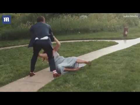 لايف ستايلشاهد: عروس تتعرض إلى موقف محرج أمام عريسها59494/0