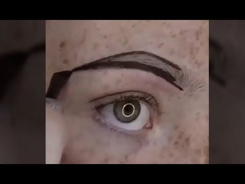 لايف ستايلفتاة مراهقة لا تمتلك أية حواجب وترسمها بشكل مذهل60821/0