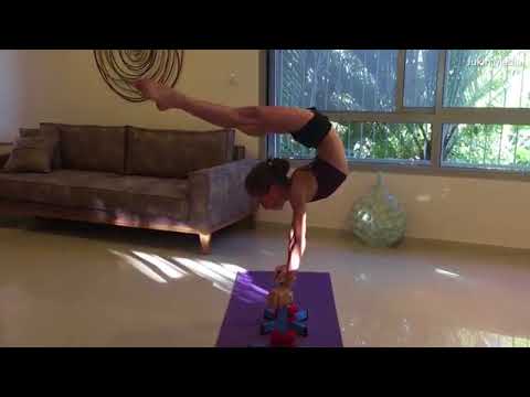 لايف ستايلشاهد: فتاة تثير ضجة بمرونة جسدها وحركاتها المذهلة62373/0