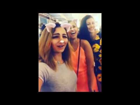 لايف ستايلشاهد: آيتن عامر تغني وترقص مع الراقصة صافيناز62799/0