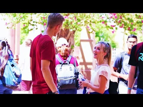 لايف ستايلشاهد: رد فعل الفتيات على مقلب "هل تنظري إليّ"64282/0