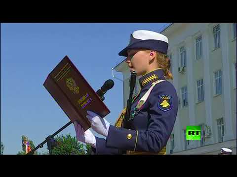 لايف ستايلشاهد: 16 فتاة تؤدي القسم في مدرسة الطيران الحربي العليا64709/0