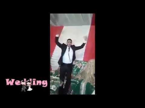 لايف ستايلشاهد: عريس يُبالغ في فرحته والعروس تنكزه ليتوقّف67441/0