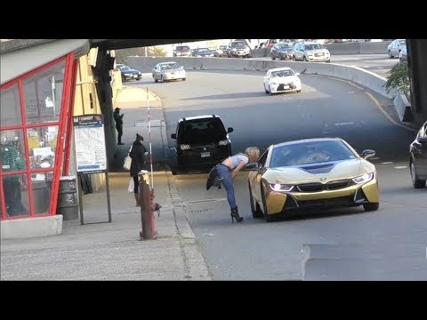 لايف ستايلشاهد: فتاة تنهار أمام سيارة ذهبية لأحد الشباب67529/0