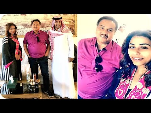 لايف ستايلشاهد: مهيرة عبد العزيز تلتقي الفنان محمد عبده في مطار جدة68968/0