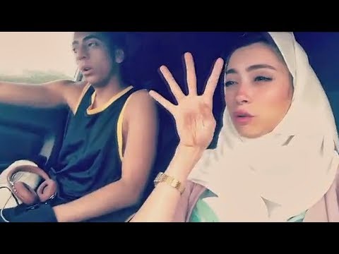 لايف ستايلريم البايض تتحدى أخاها بإبراز عضلات بطن في أسبوع86333/0