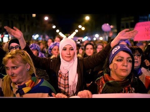 لايف ستايلشاهد: نساء العالم ينددن بالتحرش ويطالبن بالمساوة في اليوم العالمي للمرأة  88046/0