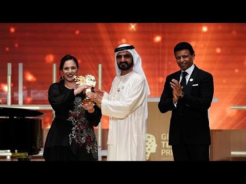 لايف ستايلما سرّ فوز معلمة بريطانية بلقب أفضل مدرسة في العالم89507/0