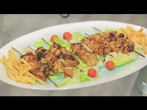 لايف ستايلشاهد: طريقة إعداد "شيش طاووق بصلصة الفول السوداني"15874/0