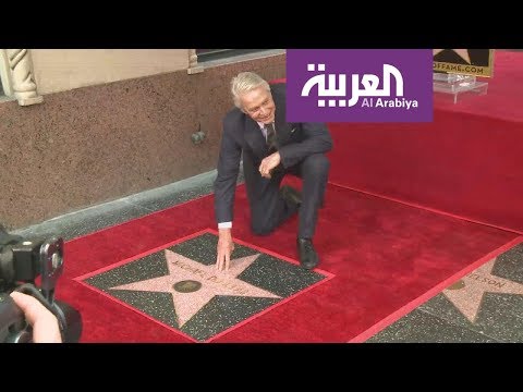 لايف ستايلشاهد: مايكل دوغلاس يحصل على "نجمة هوليوود"111375/0