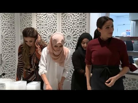 لايف ستايلشاهد : ميغان ماركل تطبخ في مركز المنار للتراث الثقافي الإسلامي112524/0