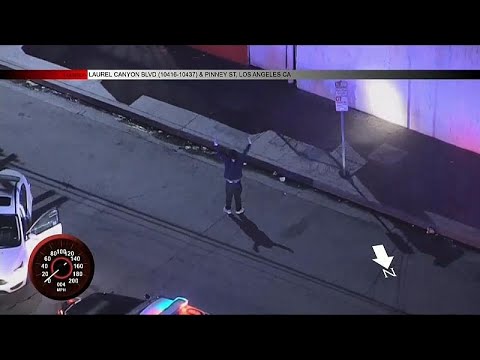 لايف ستايلشاهد: مواطن أميركي يرقص "الهيب هوب" أثناء توقيفه125167/0