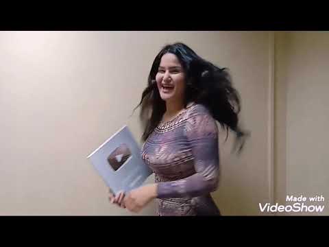 لايف ستايلشاهد: سما المصري تحتفل بدرع "يوتيوب" الفضي128323/0