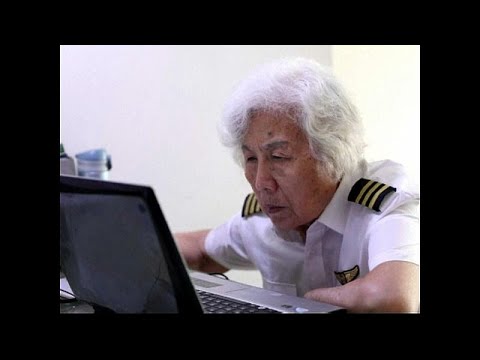 لايف ستايلشاهد: عجوز 82 عامًا تحلّق في الأجواء مستخدمة طائرة "تكنام بي 2010"133499/0