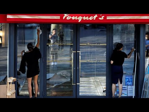 لايف ستايلشاهد: مطعم فوكيه الفاخر يفتتح أبوابه مجددًا في شارع الشانزليزيه في باريس136590/0