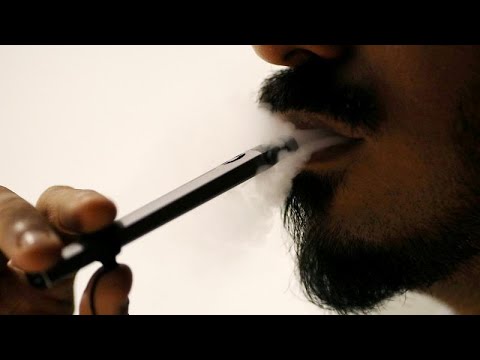 لايف ستايلشاهد: العلماء يحاولون حل لغز أمراض غامضة مرتبطة بالسجائر الإلكترونية143288/0