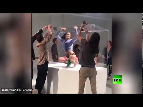 لايف ستايلشاهد: "بيلا حديد" تدخل القفص الزجاجي151096/0