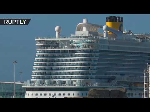 لايف ستايلشاهد: آلاف المسافرين عالقون على متن سفينة إيطالية161604/0