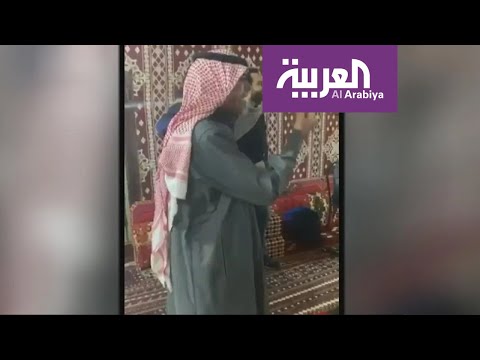 لايف ستايلشاهد: سعودي من أهالي العلا يستضيف سياحًا بولنديين على عشاء تقليدي163229/0