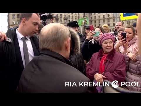 لايف ستايلشاهد: إحراج امرأة روسية للرئيس فلاديمير بوتين وماذا كان رده عليها165208/0