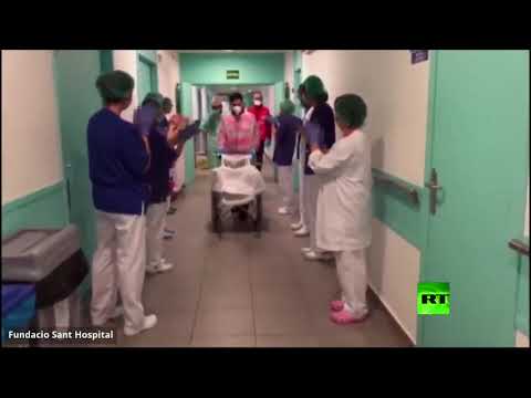 لايف ستايلشاهد: مسن إسباني ينتصر على "كورونا" ويحظى بتصفيق حار من الأطباء171795/0