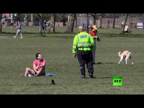 لايف ستايلشاهد: شواطئ بريطانيا تكتظ بالمواطنين في تحد لدعوات البقاء في المنازل171965/0