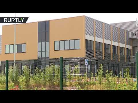 لايف ستايلشاهد: فرنسا تتجه لافتتاح ثاني مشرحة مؤقتة بالقرب من مطار "باريس أورلي"174555/0