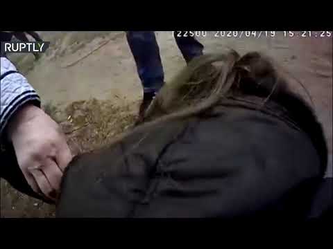 لايف ستايلشاهد: ضابط شرطة مرور ينقذ فتاة من الموت175352/0