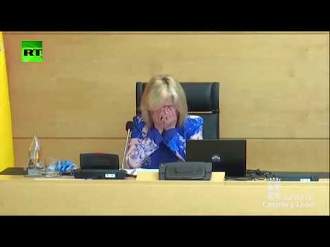 لايف ستايلشاهد: دموع وزيرة إسبانية حزنًا على ضحايا القطاع الطبي بسبب "كورونا"176387/0