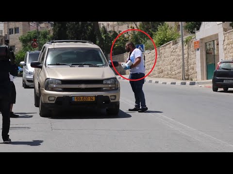 لايف ستايلشاهد: متطوعون يوزعون نصائح الوقاية من "كورونا" من دون كمامات180770/0