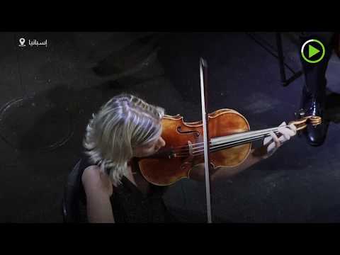 لايف ستايلشاهد: فنان إسباني ينظم حفلًا موسيقيًا في دار الأوبرا لجمهور من النباتات185468/0