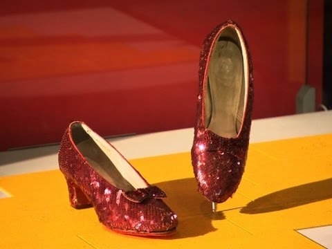 لايف ستايلشاهد: حملة تبرعات بـ 300 ألف دولار لترميم "حذاء"10676/0