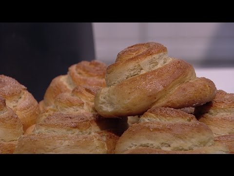 لايف ستايلطريقة إعداد عجينة الشوريك وخبزها للأطفال39708/0