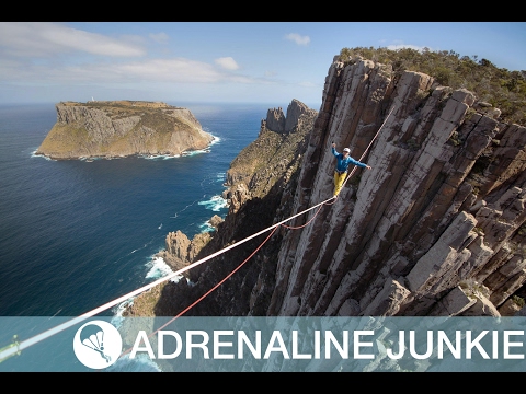 لايف ستايل"السير على الحبال" على ارتفاع 400 متر42384/0