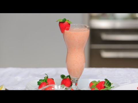 تحضير مشروب الزبادي بالفراولة والموز