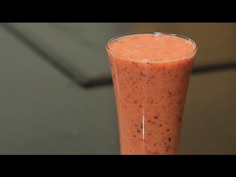 إعداد عصير مانجو بالتوت