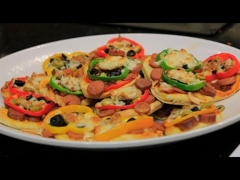 طريقة عمل ميني بيتزا بالسوسيس والجبنة
