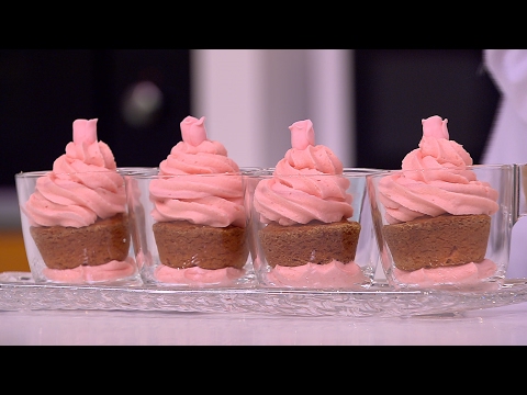 بالفيديو طريقة إعداد ومقادير كب كيك الفراولة