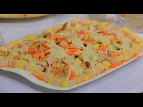 سلطة الدجاج باللوز