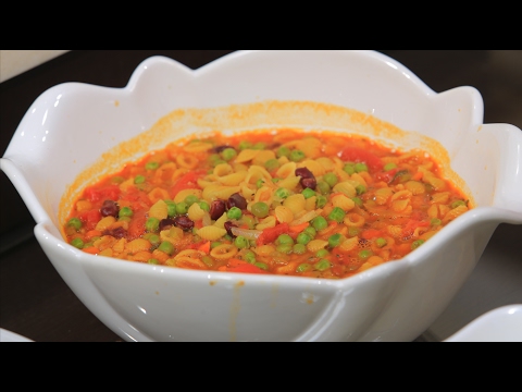 بالفيديو طريقة إعداد ومقادير شوربة مينستروني