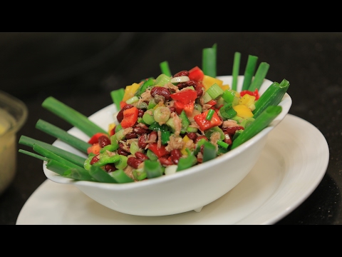 بالفيديو طريقة إعداد ومقادير  سلطة تونة علي طريقة البحر المتوسط