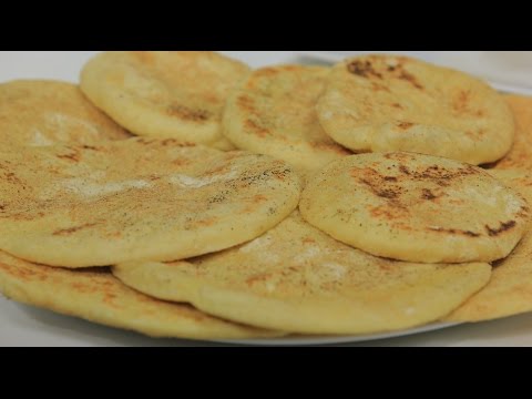 طريقة عجن وخبز العيش البلدي