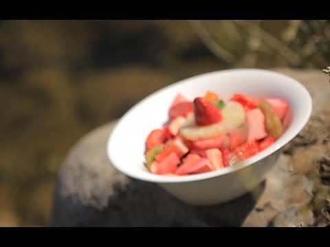 بالفيديو طريقة إعداد ومقادير سلطة فواكه